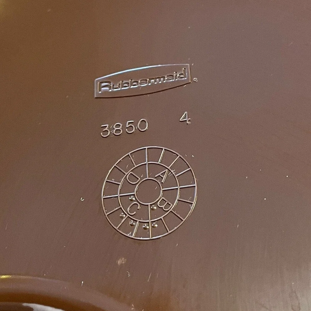 3 VTG Rubbermaid Brown Melamine Snack Trays 11x8
